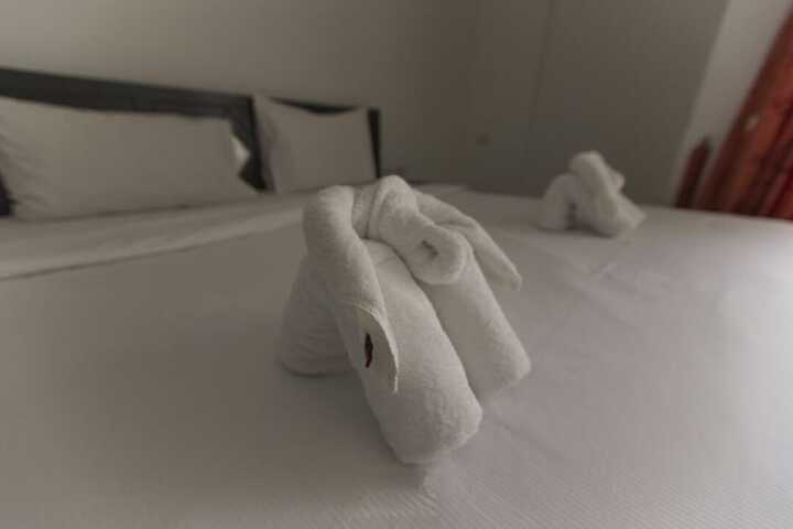 Room 6 of 33