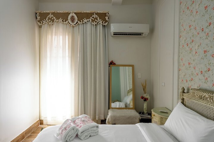Room 12 of 83