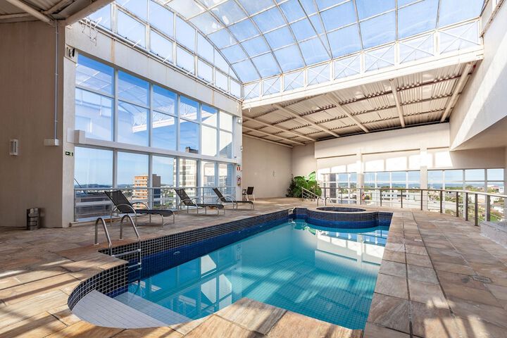 Pool 21 of 28