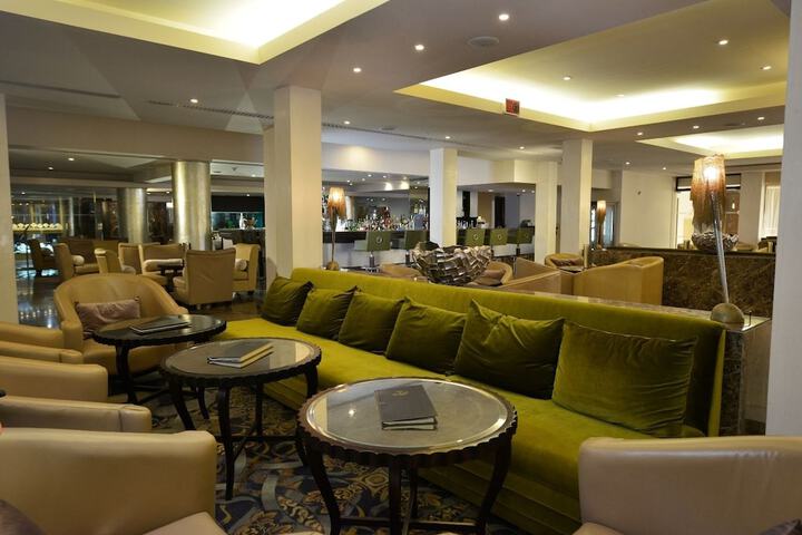 Guest Lobby
