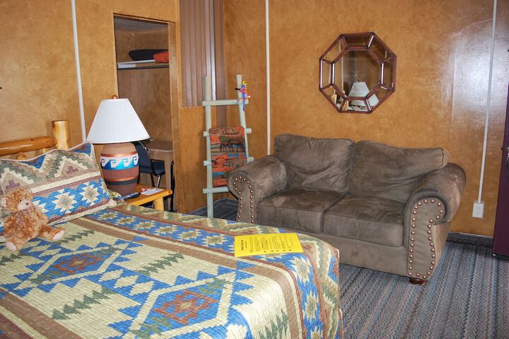 Room 19 of 128