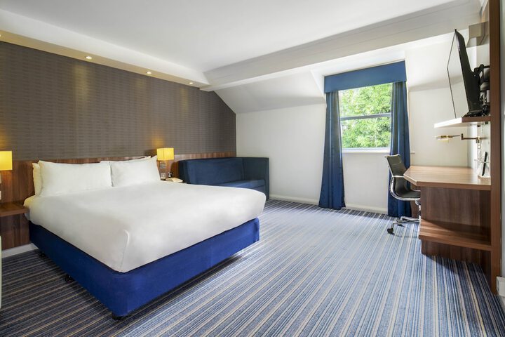 Room 10 of 52