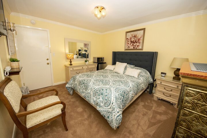 1 Queen Bed (43 of 45)