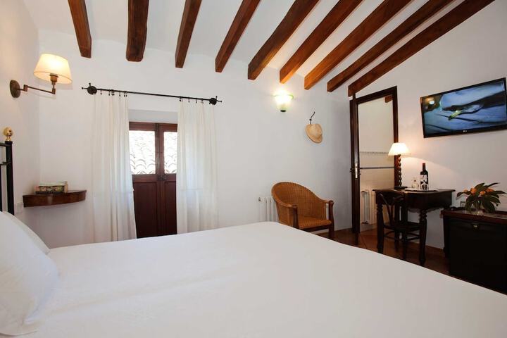 Room 4 of 24