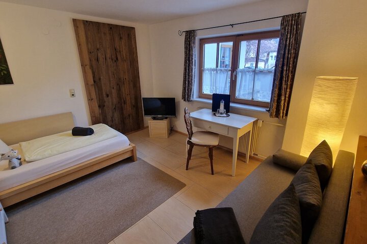 Room 7 of 72