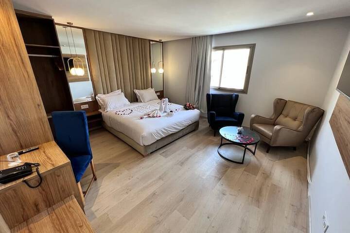 Room 7 of 17