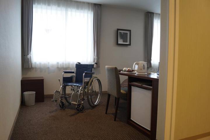 Room 16 of 47