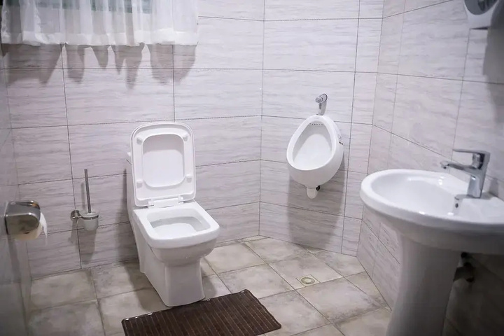 Room 9 of 24