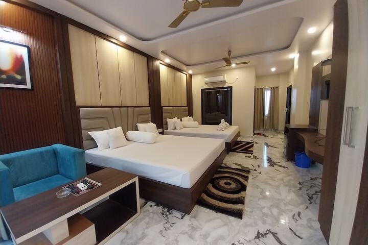 Room 49 of 96