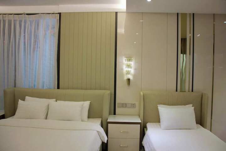 Room 28 of 45