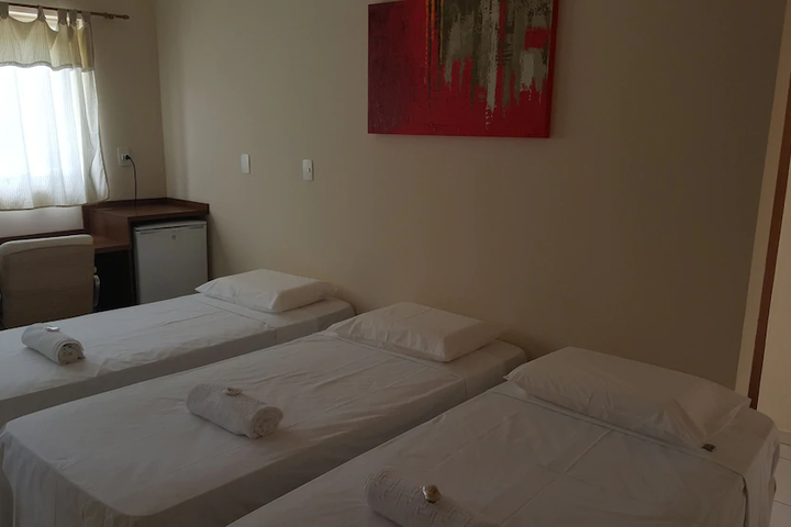 Room 8 of 10