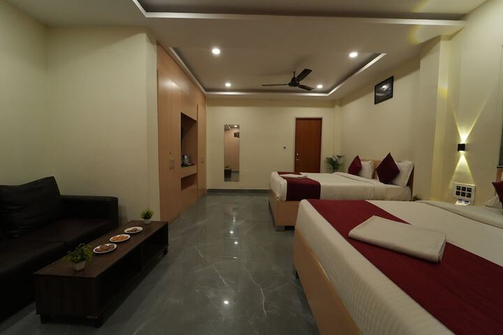 Room 3 of 17