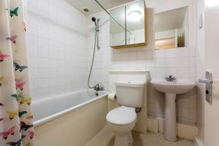 Room 2 of 10