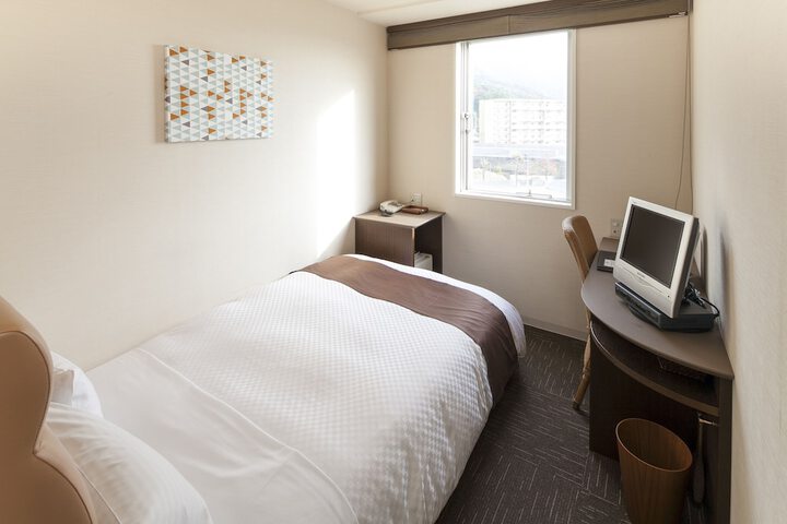 Room 6 of 26