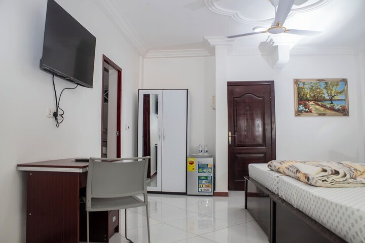 Room 16 of 120