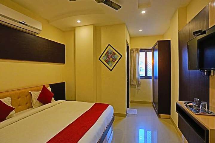 Room 4 of 37