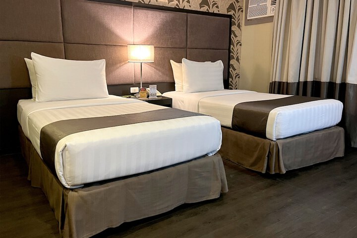 Room 9 of 26