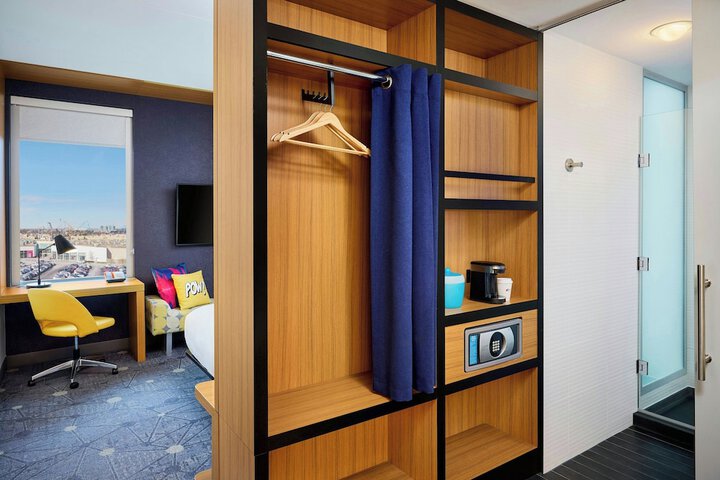 Room 13 of 43