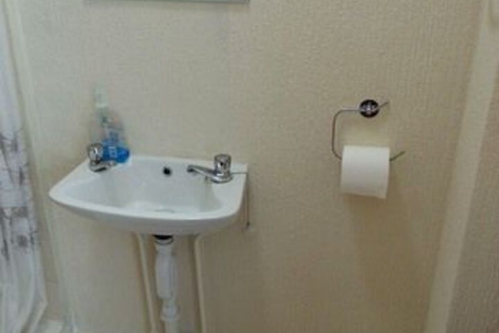 Room 105 of 149