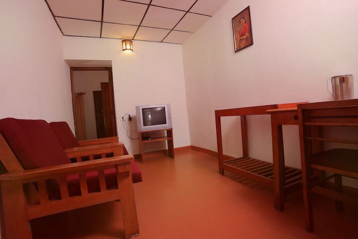 Room 11 of 28