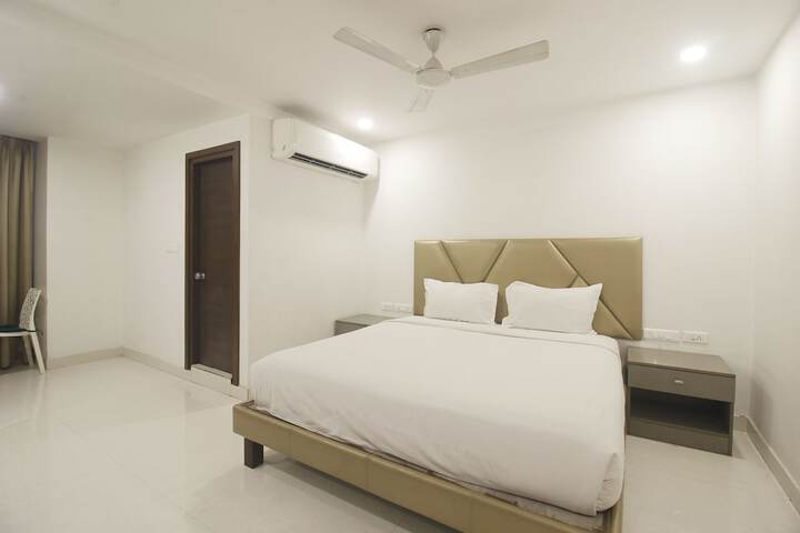 Room 4 of 31