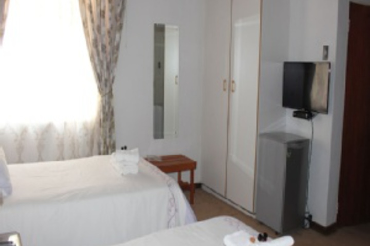 Room 141 of 288