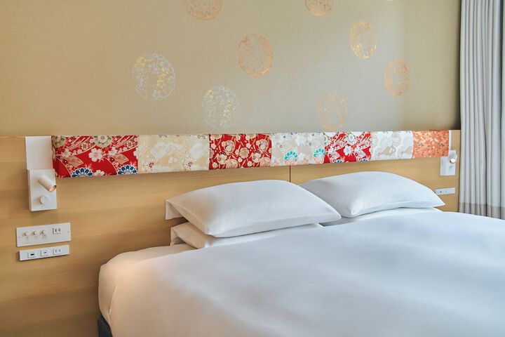 Room 18 of 110