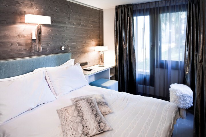 Room 4 of 27