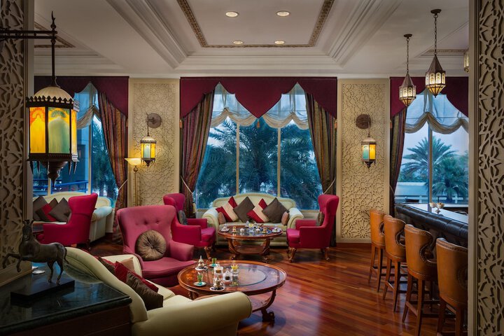 Lounge 123 of 132