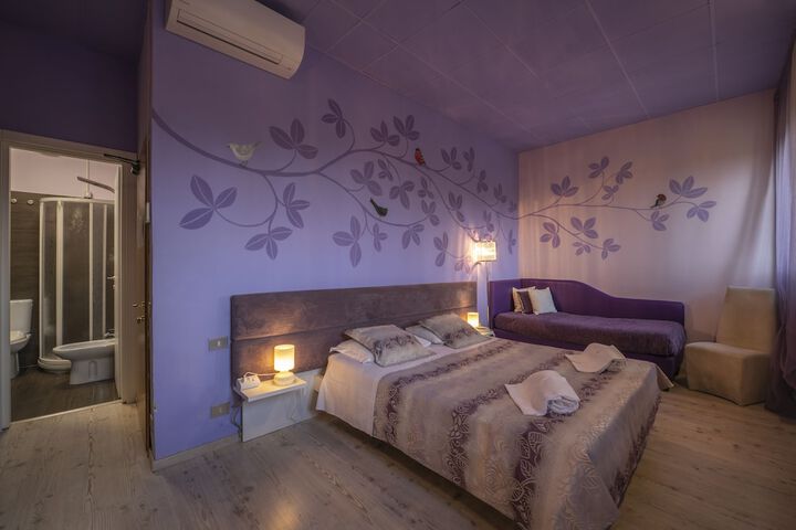 Room 37 of 104