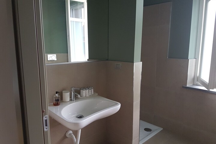 Room 11 of 47