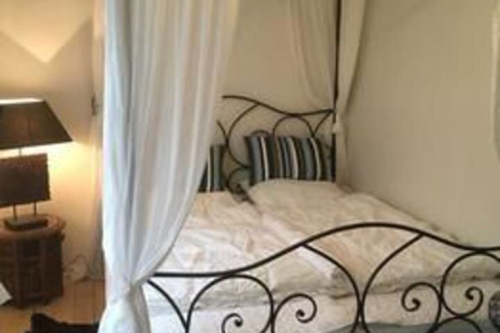 Room 5 of 15