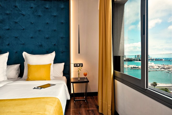 Room 16 of 65