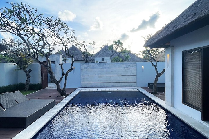 Pool 42 of 59