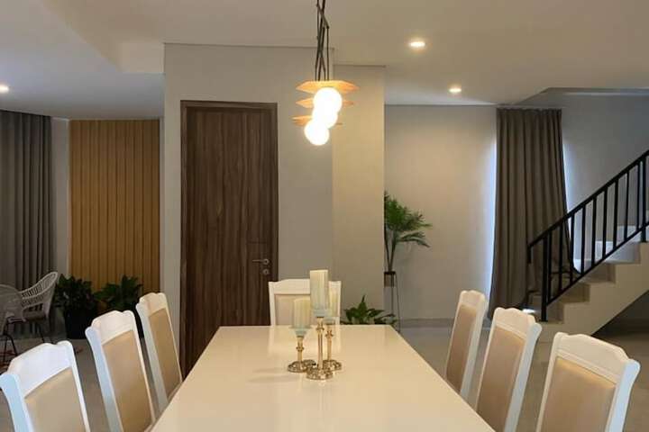 Room 27 of 73