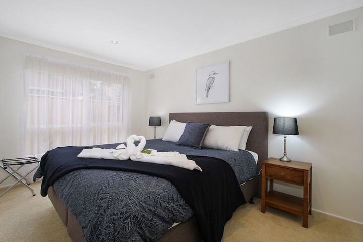 Room 2 of 18