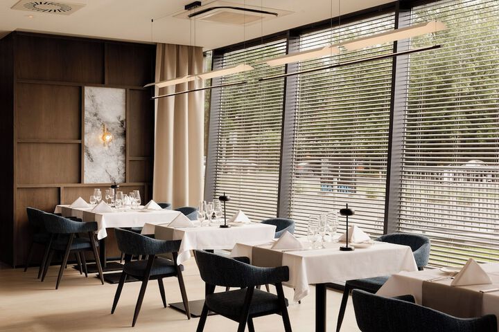 Dining 80 of 117