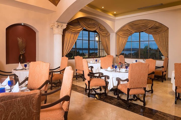 Dining 125 of 163