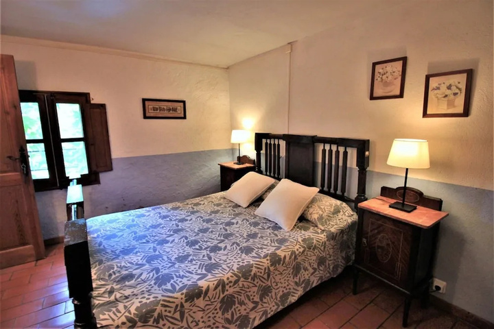 Room 4 of 14