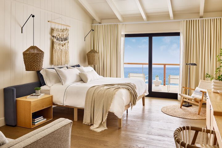 Standard King Bed Ocean View (25 of 63)