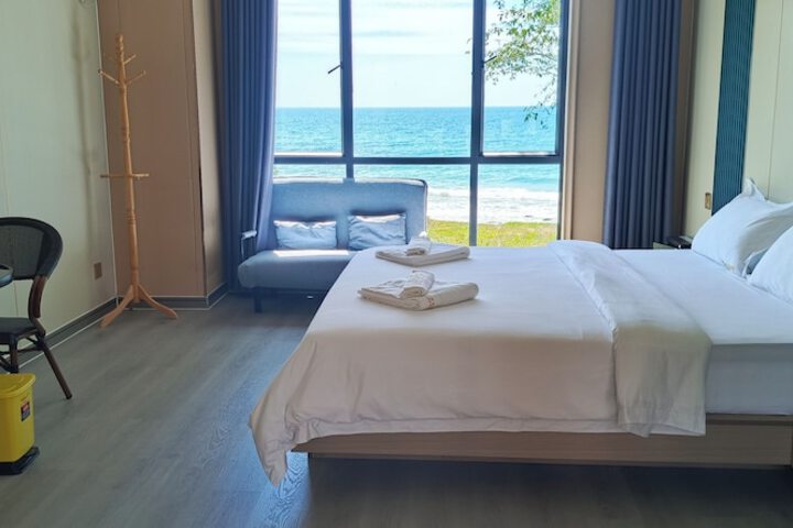 Sunny Beach Resort in Koh Rong