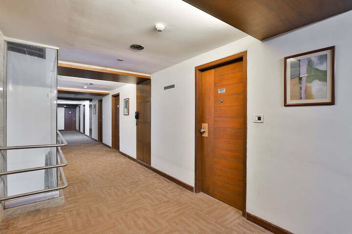 Ballroom/Hall 4 of 10