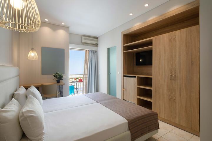 Room 26 of 62