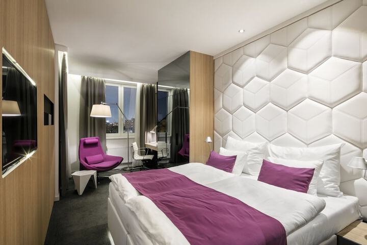 Room 26 of 48