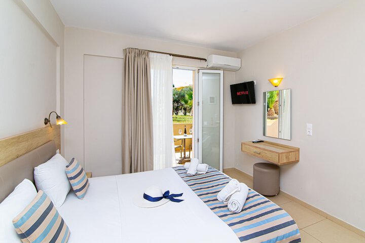 Room 40 of 168
