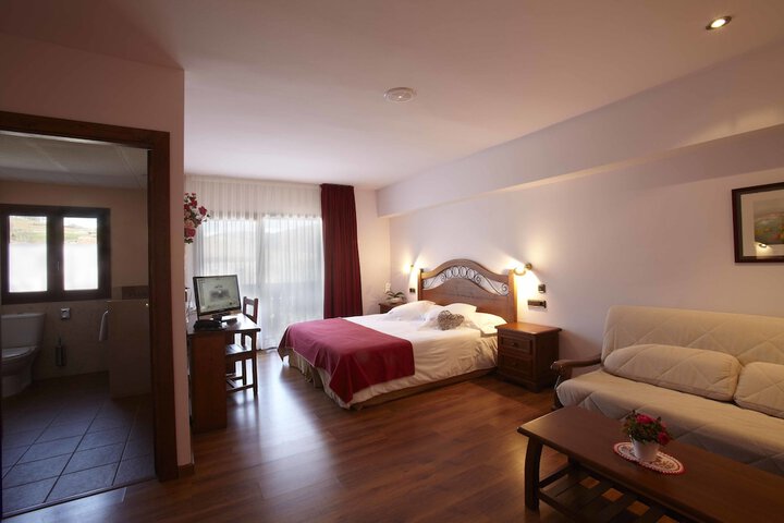 Room 9 of 34