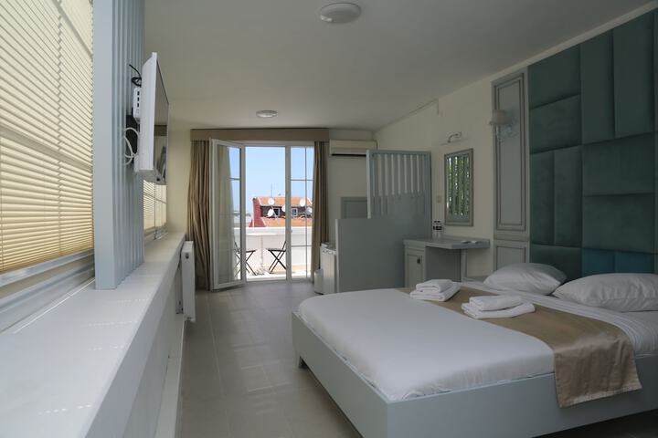Room 16 of 125