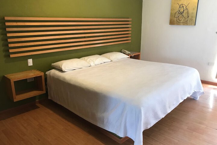 Room 2 of 53