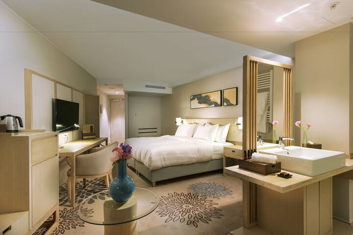 Room 7 of 54