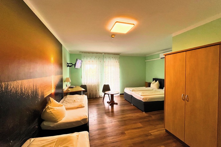 Room 14 of 38